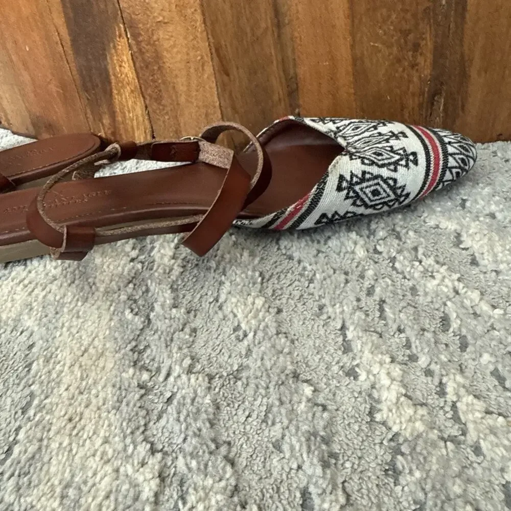 American Eagle Outfitters Fabric Aztec Ballet Flats Sandals Pointed Toe 8.5